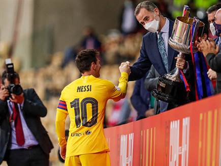 הניף את הגביע הספרדי (Getty)