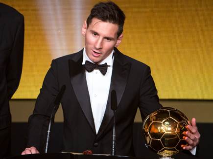 החליפה ה"נורמלית" ביותר מבין האופציות (GETTY)