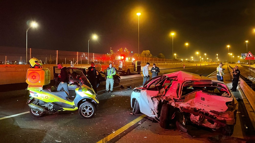 אישה נהרגה ו-5 נפצעו בתאונת דרכים בכביש 431 אישה נהרגה ו-5 נפצעו בתאונת דרכים בכביש 431