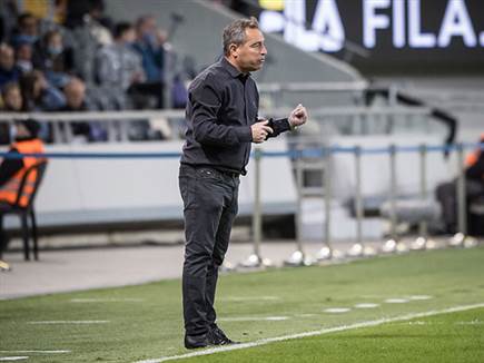 משחק מעניין. ירון הוכנבוים (ספי מגריזו)