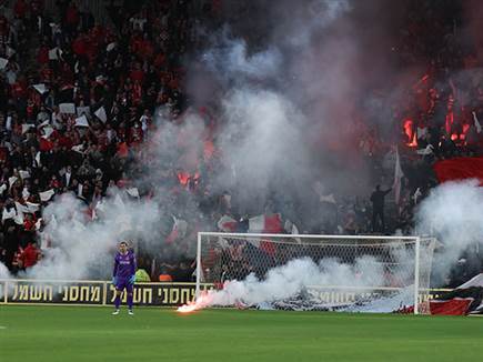 הקהל סיפק אווירה חמה (דני מרון)