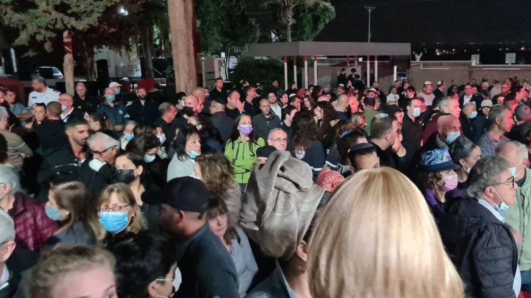 מאות בבית העלמין ברחובות מאות בבית העלמין ברחובות