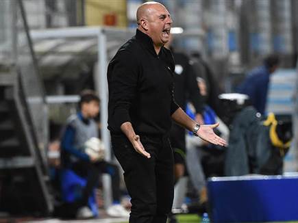 הקבוצה שלו מסתבכת. לם (ברני ארדוב)