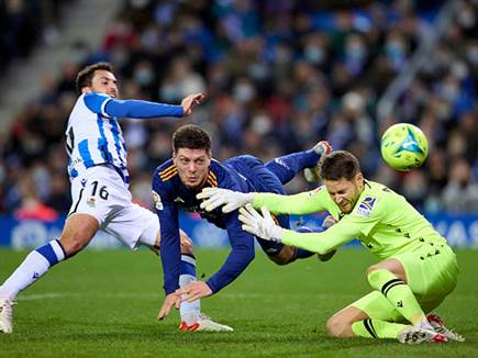 לוקה יוביץ' נוגח את השער השני. חוש מיקום נהדר (Getty)