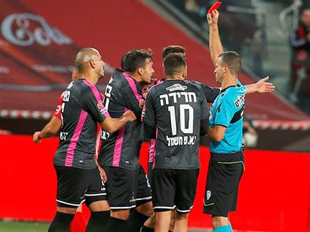 האדום של אקווה אשטה. רגע קריטי במשחק (אלן שיבר)