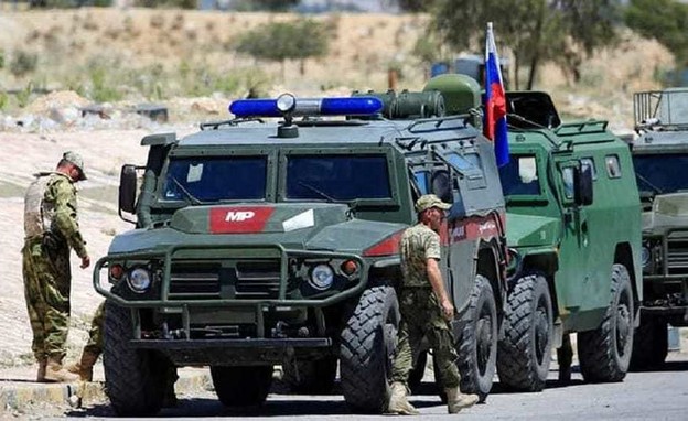 Patrouille de la police militaire russe sur la montagne druze