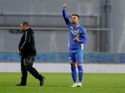 בכושר טוב. פ"ת (אלן שיבר)