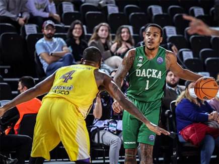 קופיין מול האקסית (FIBA)