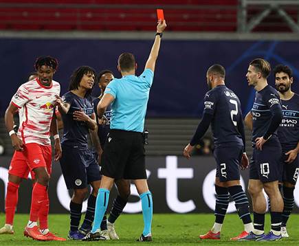 אדום מטופש, ווקר (getty)