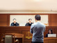 עבריין בבית משפט (צילום: MR.Yanukit, shutterstock)