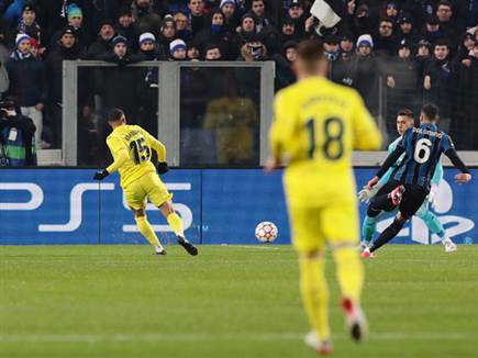 ארנאוט דאנג'ומה כובש את השער הראשון (Getty)