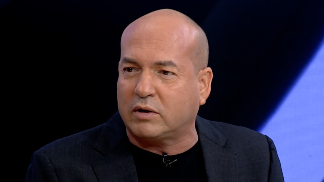 "מה עושה בן אדם שהוא לא חזק כמוני?" "מה עושה בן אדם שהוא לא חזק כמוני?"
