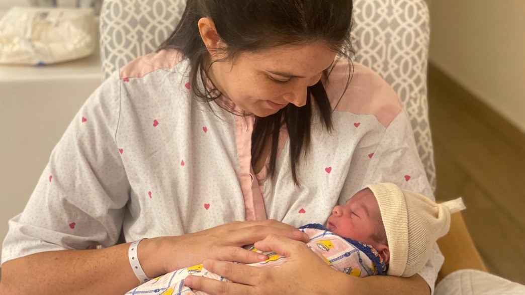 ח"כ שירלי פינטו לאחר לידת בתה כרם ח"כ שירלי פינטו לאחר לידת בתה כרם