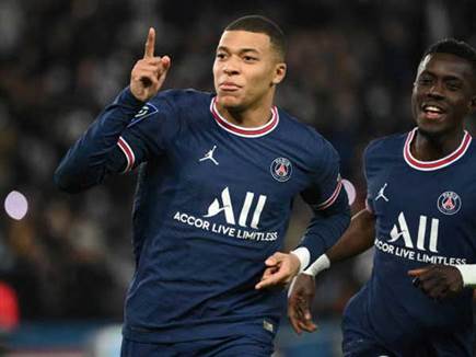 הוא לא מפסיק לכבוש. אמבפה (GETTY)