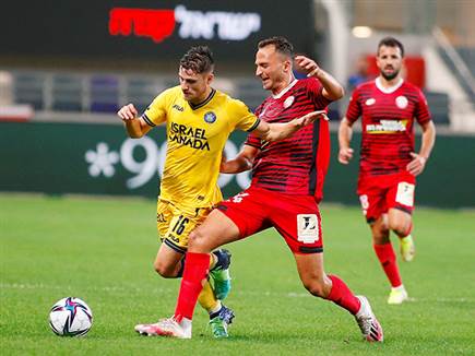 הצהובים ידעו לנצל את ההזדמנות (צילום: אלן שיבר)