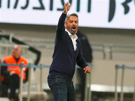 יצחקי חיכה בסבלנות - וקיבל (צילום: אלן שיבר)