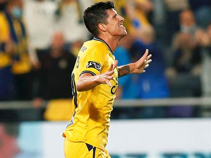 סטיפה פריצה שבר את הקרח (צילום: אלן שיבר)