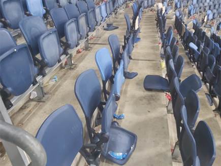 הכיסאות בסיום