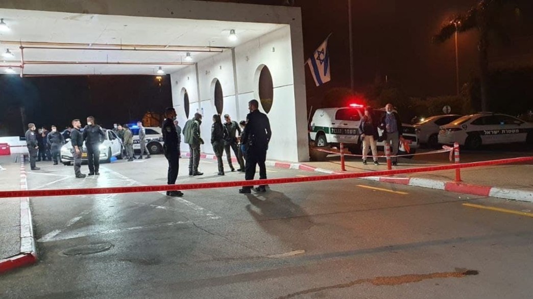 כוחות המשטרה במיון ביה"ח וולפסון בעקבות הירי