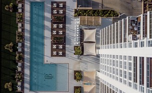 דיור במלונות, Briga Towers, בריכה אולימפית (צילום: עמית גירון)