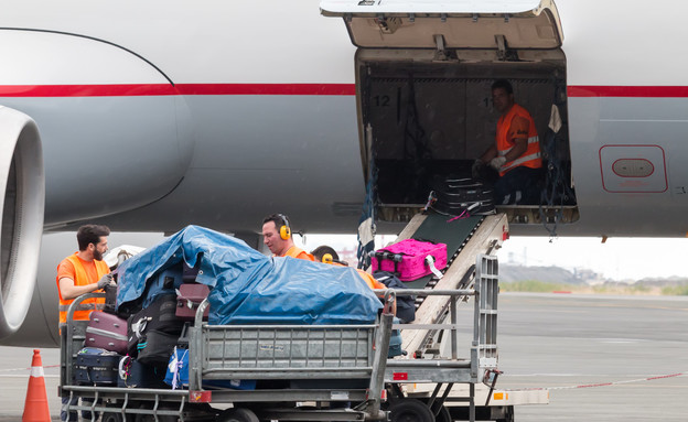 The loader fell asleep in the belly of the plane – and woke up in another country