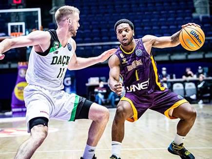 רגלנד. הרבע שלו (עודד קרני)