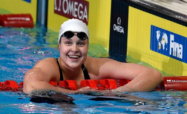 אנסטסיה גורבנקו זוכה במדליית זהב שנייה  (צילום: סימונה קסטרווילארי, איגוד השחייה)