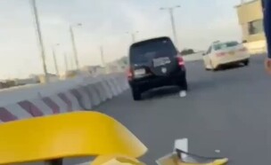 תיעוד: ישראלי הורס רכב יוקרה בדובאי  (צילום: באדיבות המצלם, mako חופש)
