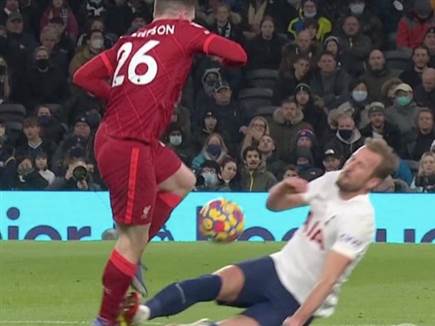 הכניסה של קיין ברוברטסון. צהוב בלבד