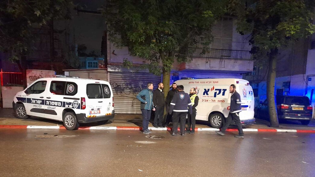 מתנדבי זק"א בזירת האירוע בתל אביב מתנדבי זק"א בזירת האירוע בתל אביב