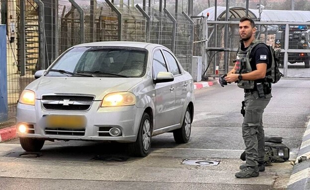 ניסיון דקירה במחסום סמוך לירושלים (צילום: דוברות המשטרה)