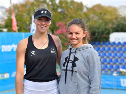 לינה גלושקו וניקול חירין. שתי הטניסאיות הבכירות של ישראל (אלכס גול (צילום: ספורט 5)