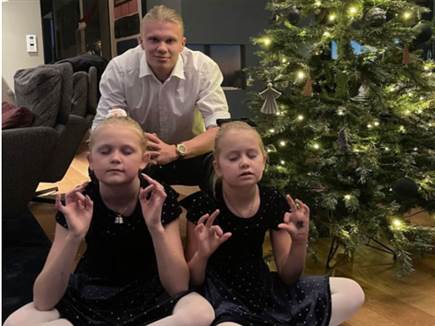 ארלינג הולאנד והאחיות