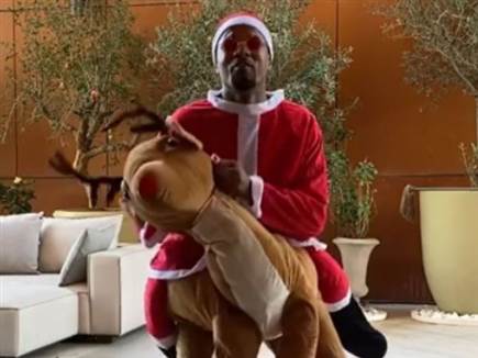 פטריס אברה. ליצן החצר