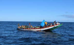 ספינת הפליטים בים (צילום: טוהר דניאל)