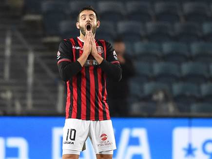 אבל מהר מאוד - הדיון הוסט מהכדורגל (צילום: ברני ארדוב)