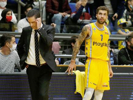 סקוטי ווילבקין ויאניס ספרופולוס. איבדו את הראש (אלן שיבר)