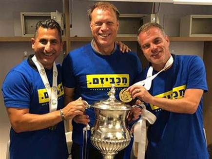 דוד ו-ואן לוון. הסיבה לפיטורים? (האתר הרשמי)