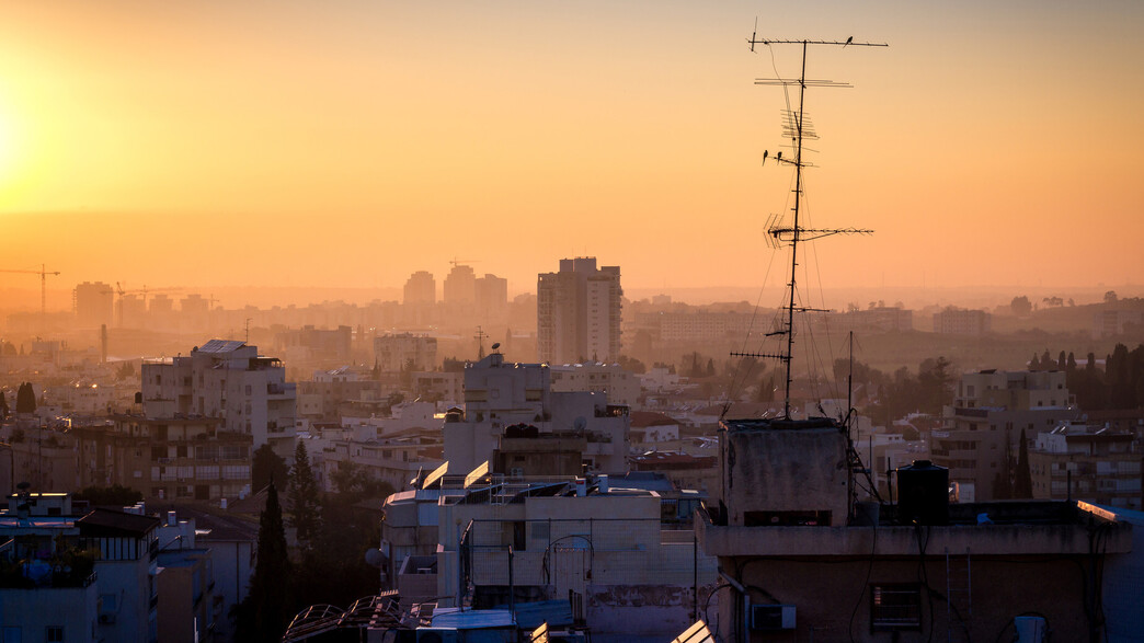 שקיעה ברחובות. ארכיון