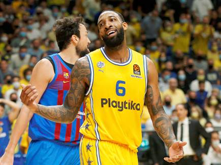 וויליאמס. עושה את העבודה כשהוא על המגרש (אלן שיבר)