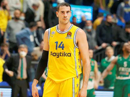 בלייזר. לא מקבל מספיק הזדמנויות (אלן שיבר)