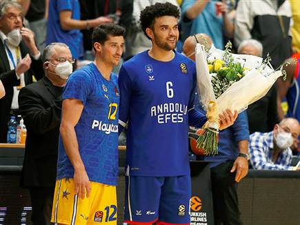 דיברתולומיאו עם בראיינט. זה לא זה (אלן שיבר)