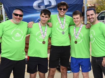 שלושת הזוכים (אדיר הרוש)