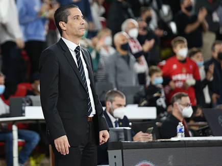 חסר אונים. יאניס (אודי ציטיאט)