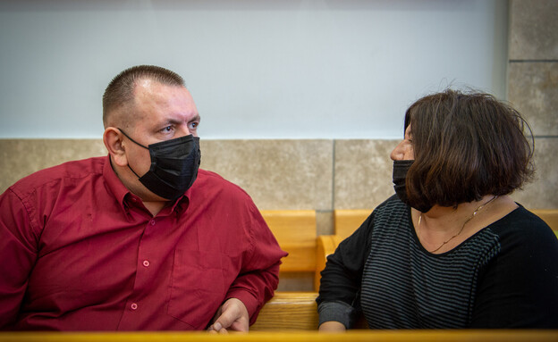 אולגה ורומן זדורוב בבית המשפט (צילום: פלאש 90)
