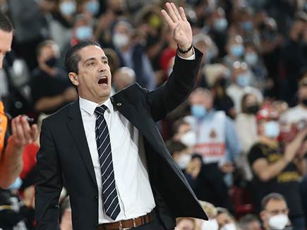 החניכים שלו לא הצליחו לברוח בזמן. ספרופולוס (אודי ציטיאט)