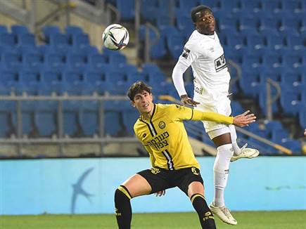 המחצית הראשונה היתה של נתניה (צילום: ברני ארדוב)