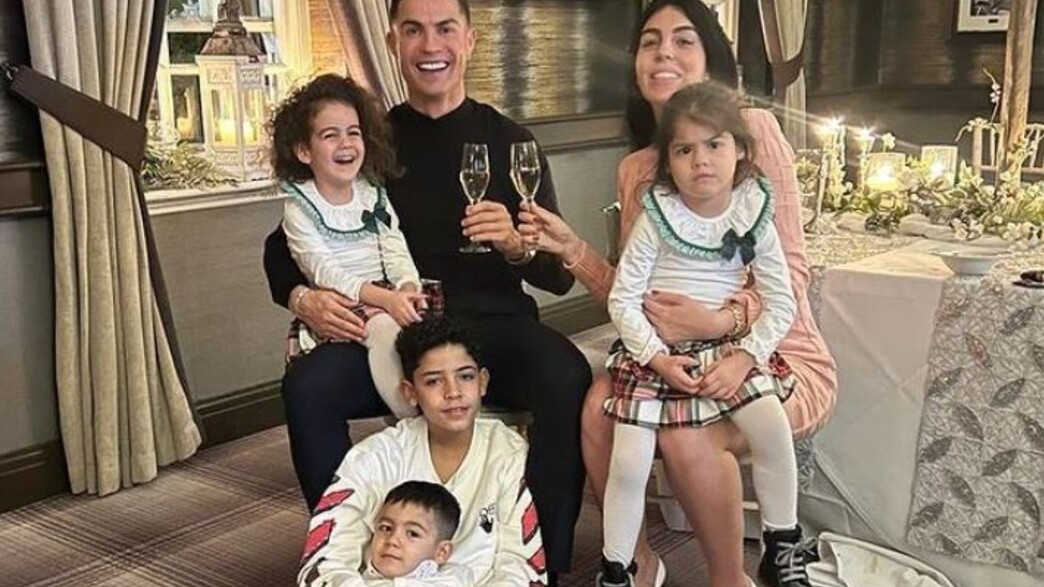 כריסטיאנו רונאלדו עם משפחתו וילדיו