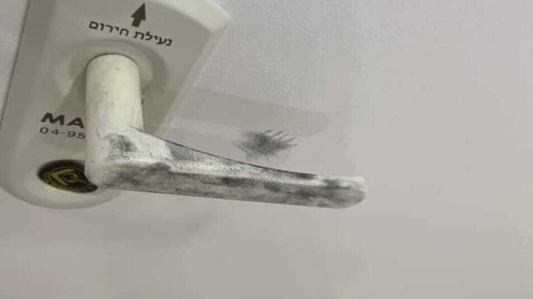 דלת פרוצה דלת פרוצה