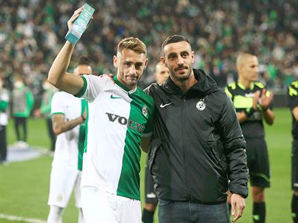 אצילי ופרס שחקן החודש. חגג לפני המשחק ואחריו (אלן שיבר)